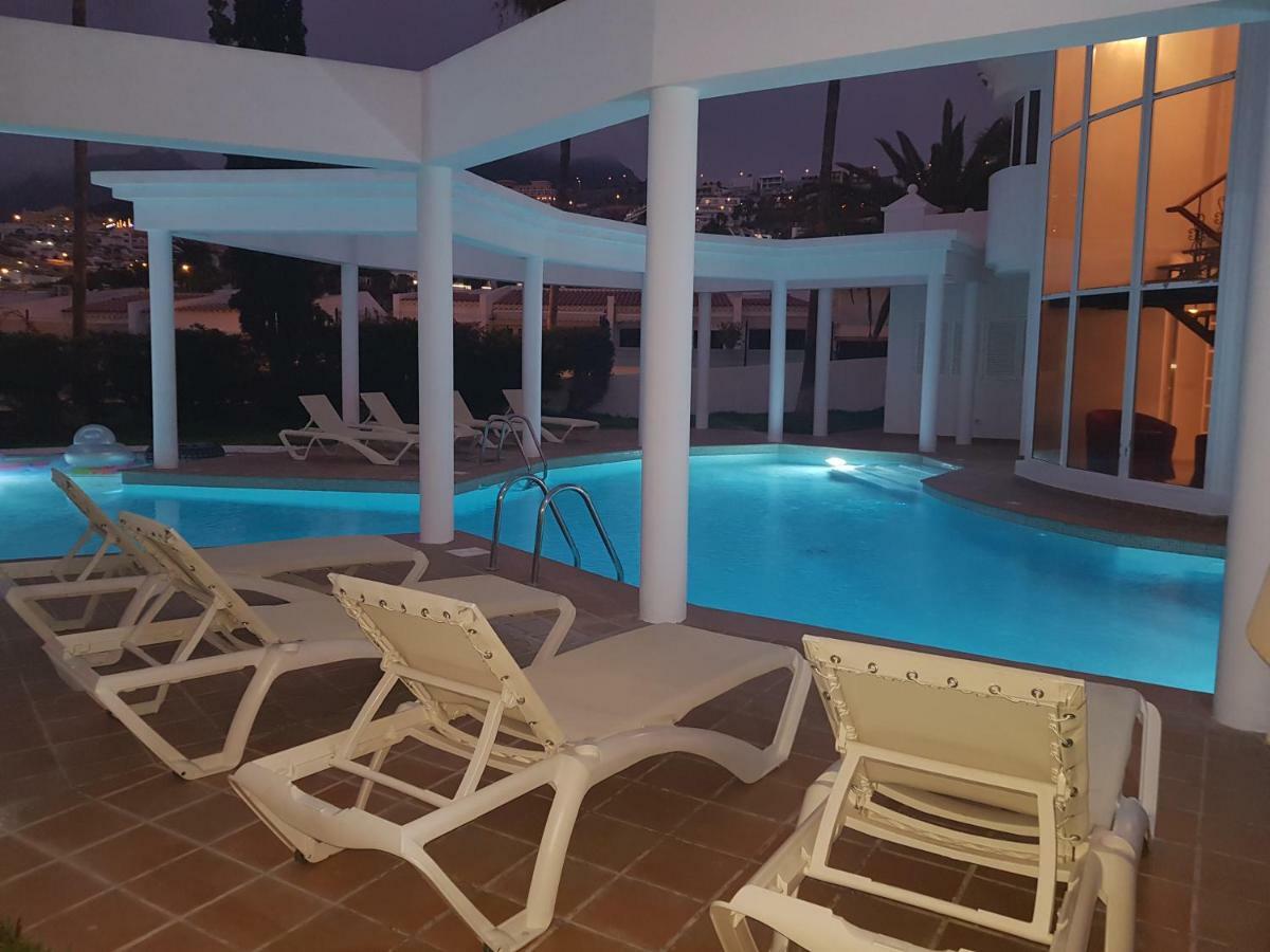 Casa Palmeras Villa *